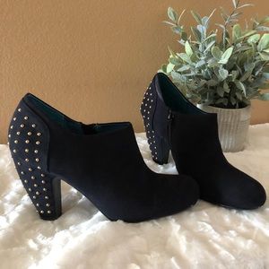*NWOT London Rebel Studded Booties*